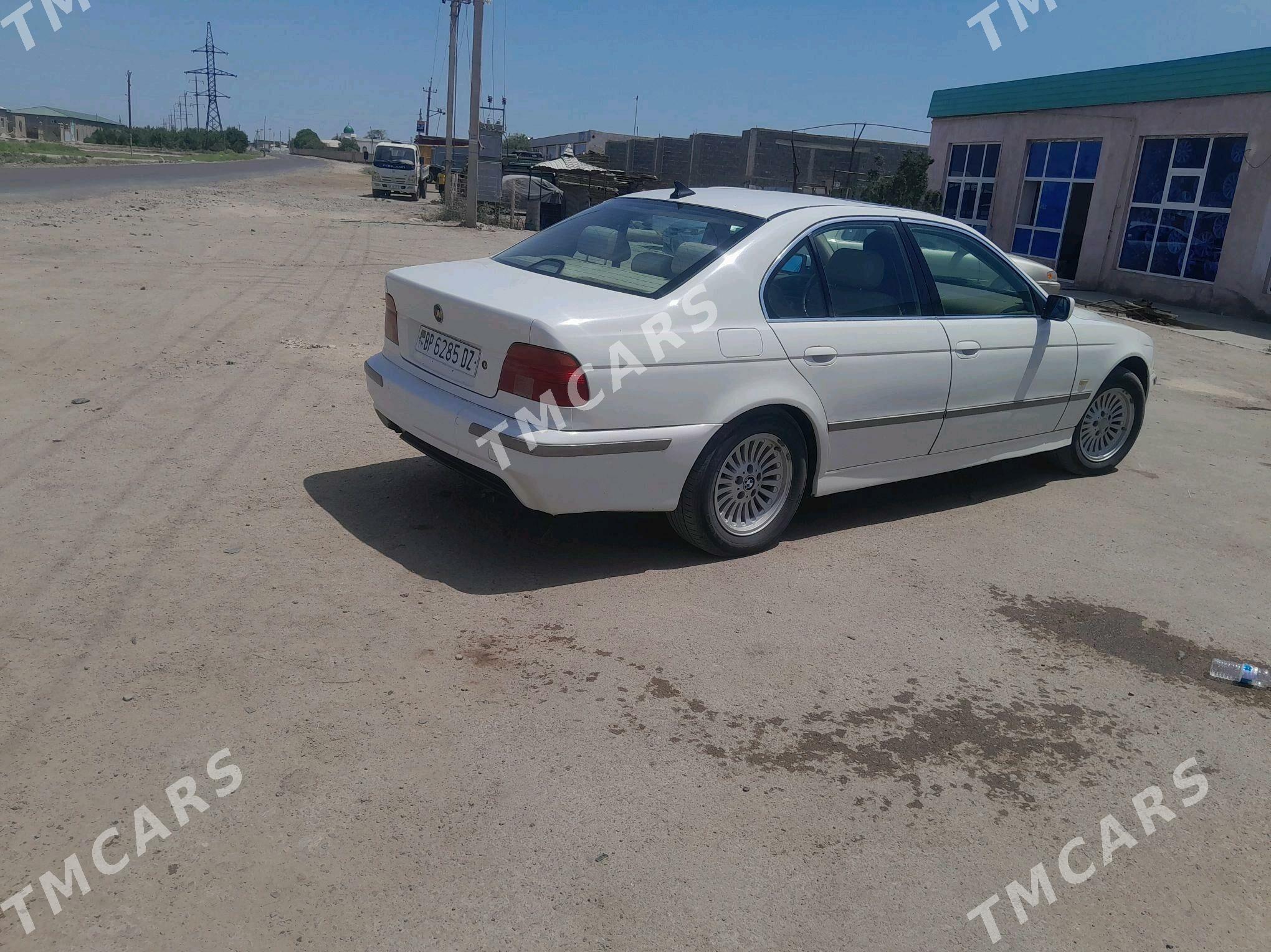 BMW 528 2000 - 70 000 TMT - Акдепе - img 3