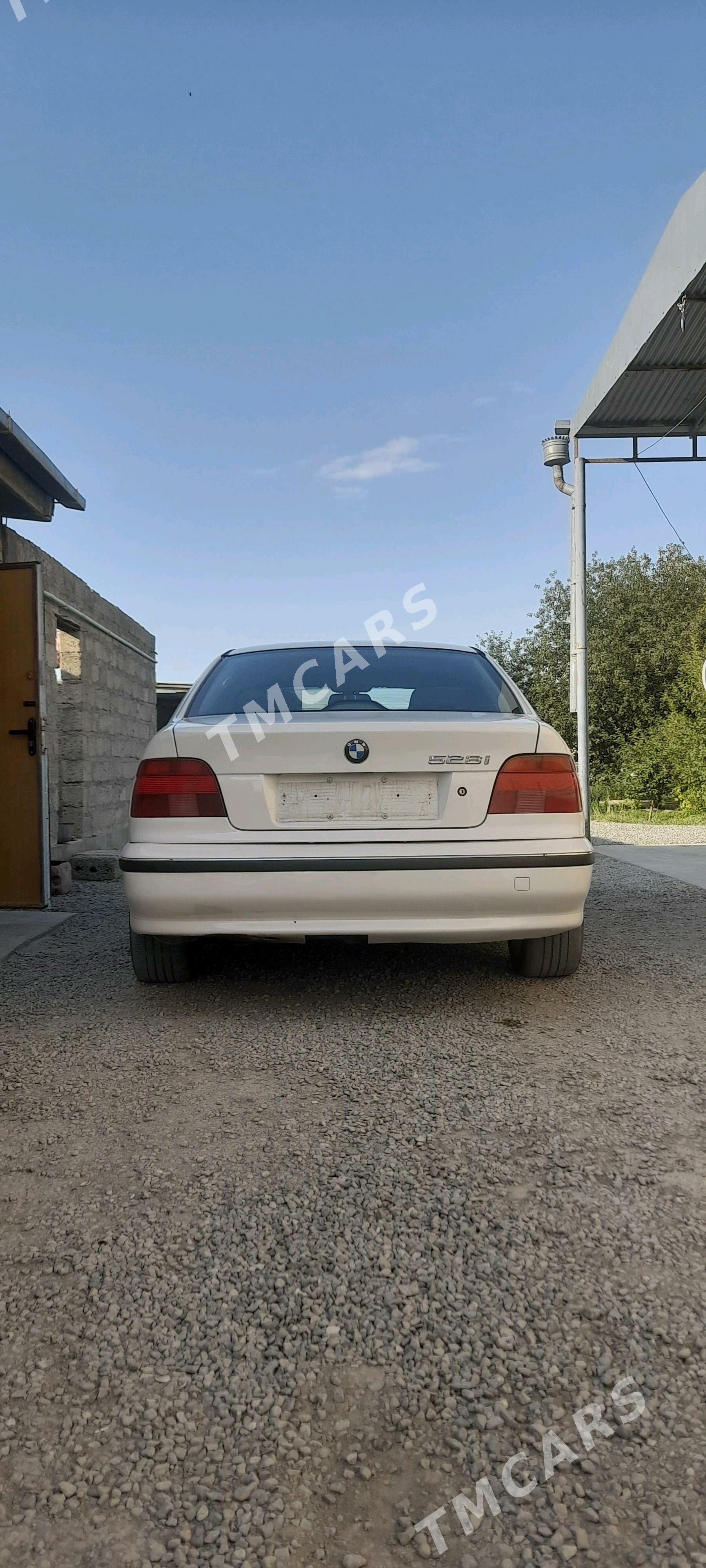 BMW E39 1998 - 69 000 TMT - Bäherden - img 3
