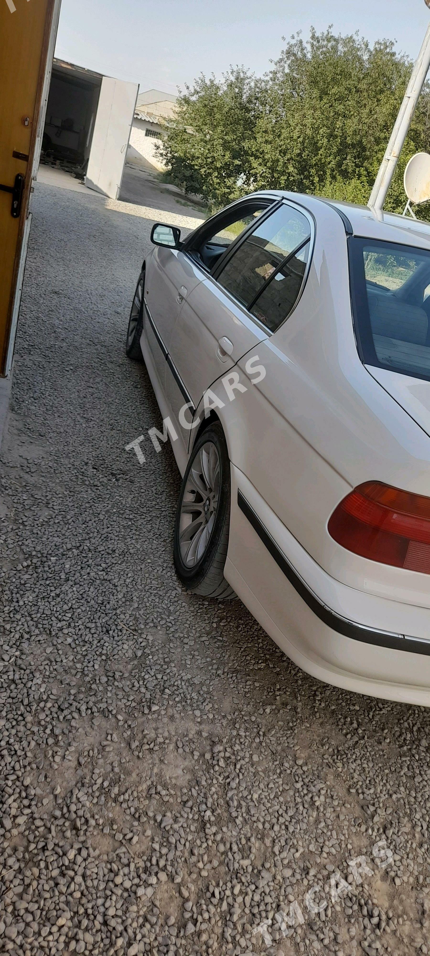 BMW E39 1998 - 69 000 TMT - Bäherden - img 4