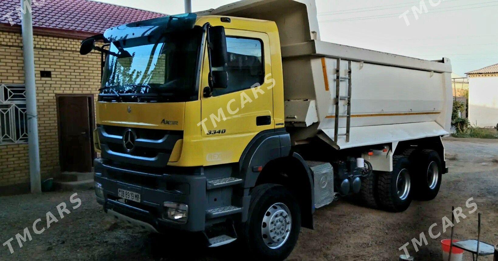 Mercedes-Benz Other 2013 - 700 000 TMT - Aşgabat - img 1