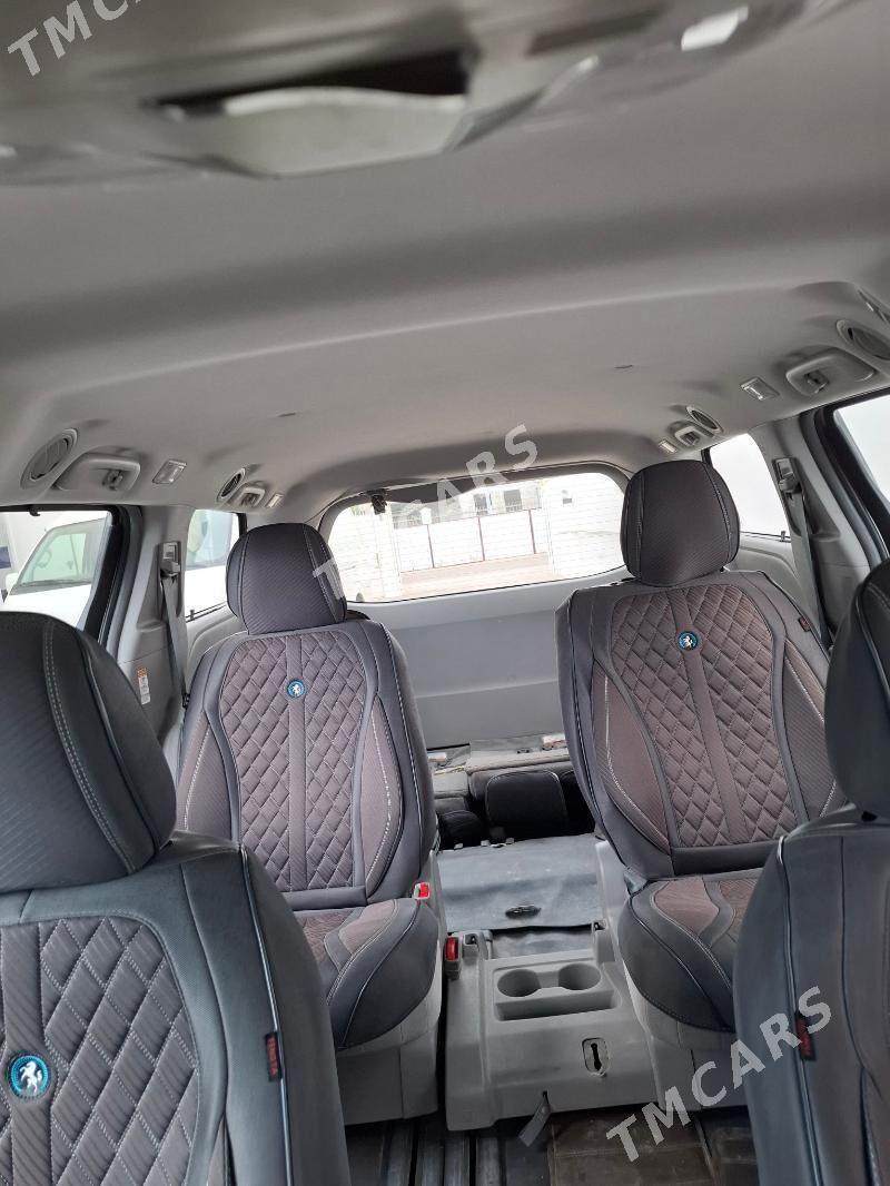 Toyota Sienna 2018 - 370 000 TMT - Ашхабад - img 3