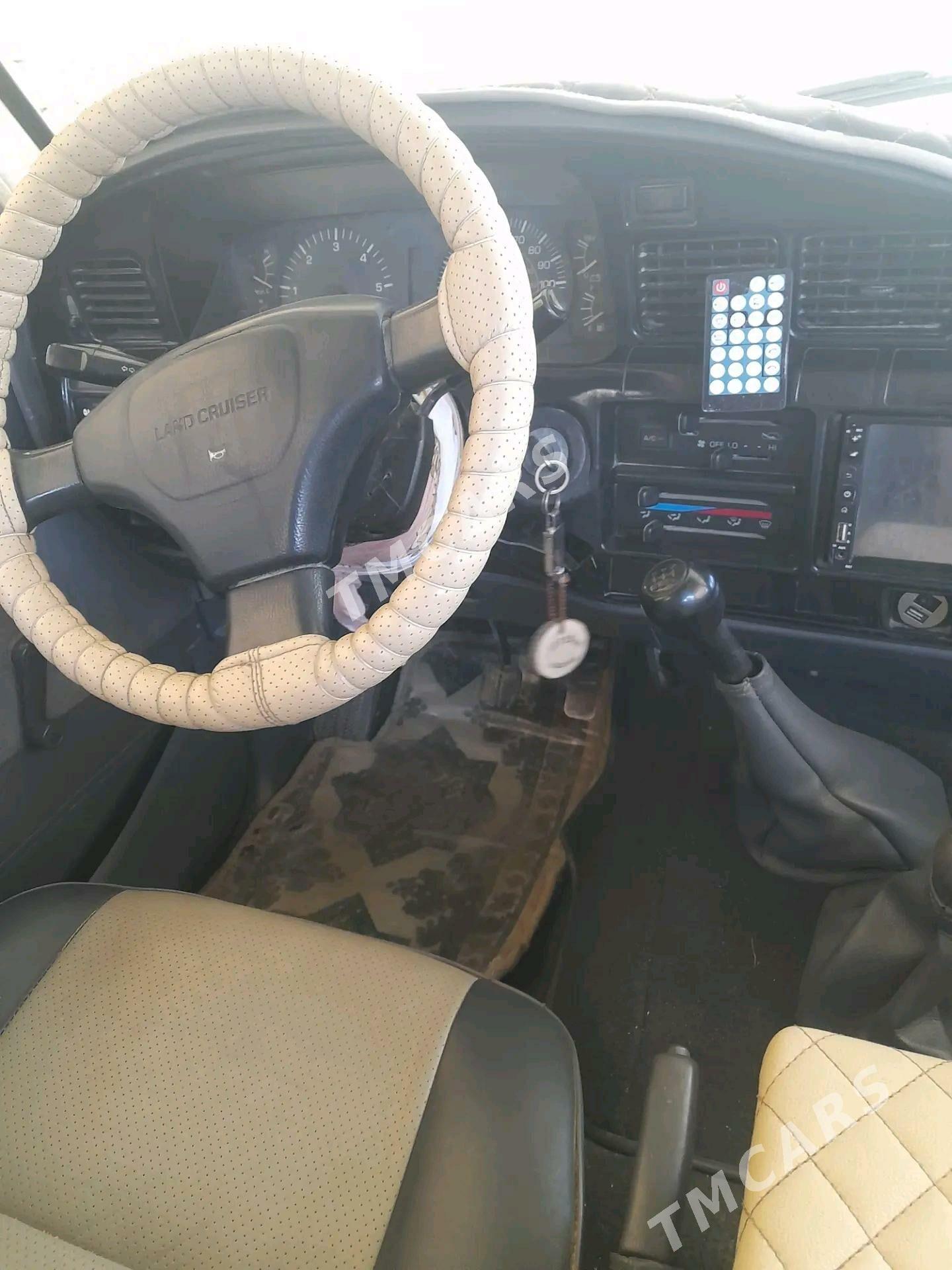 Toyota Land Cruiser 1995 - 72 000 TMT - Берекет - img 5