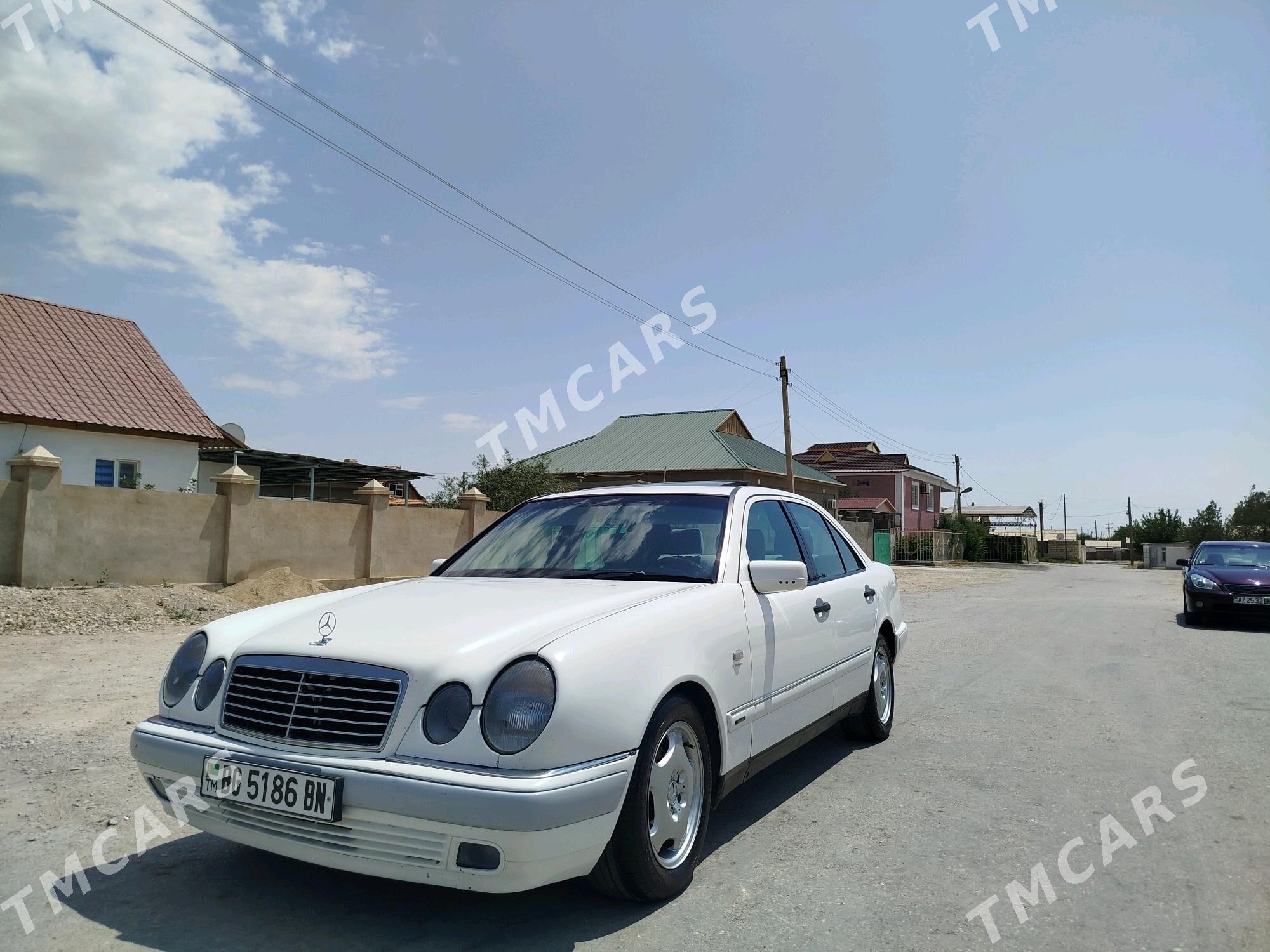 Mercedes-Benz C320 1998 - 90 000 TMT - Балканабат - img 4
