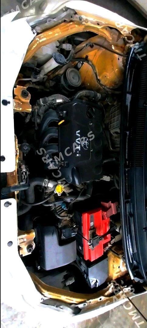 Toyota Yaris 2006 - 120 000 TMT - Ак-Бугдайский этрап - img 2