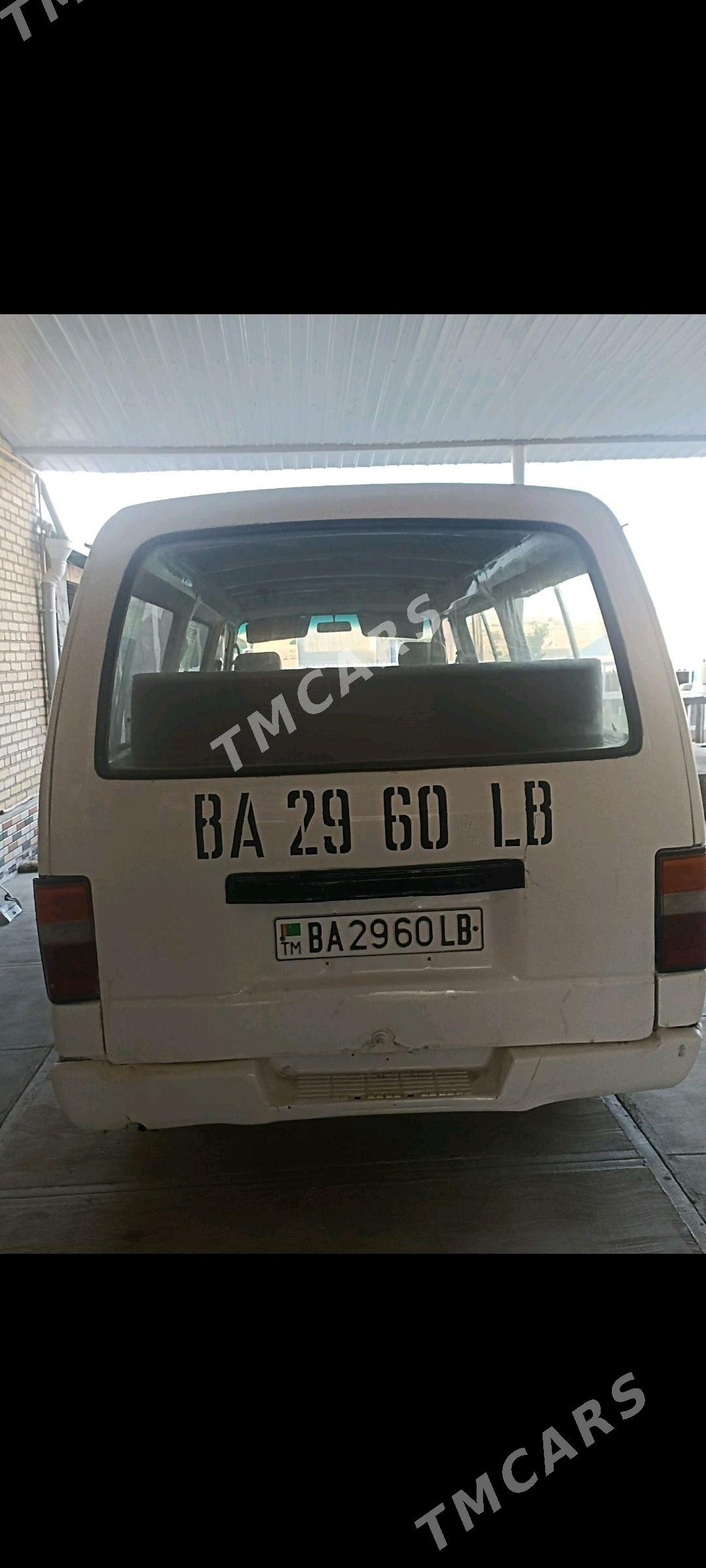 Toyota Hiace 2001 - 52 000 TMT - Магданлы - img 3