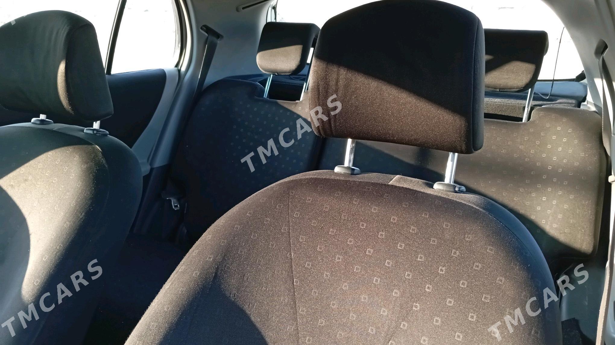 Toyota Yaris 2006 - 80 000 TMT - Туркменбаши - img 3