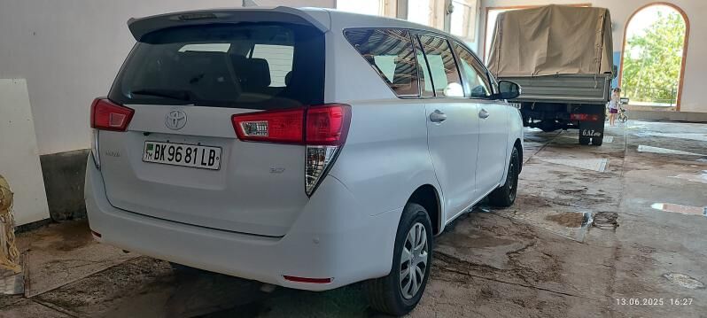 Toyota Innova 2020 - 250 000 TMT - Türkmenabat - img 5
