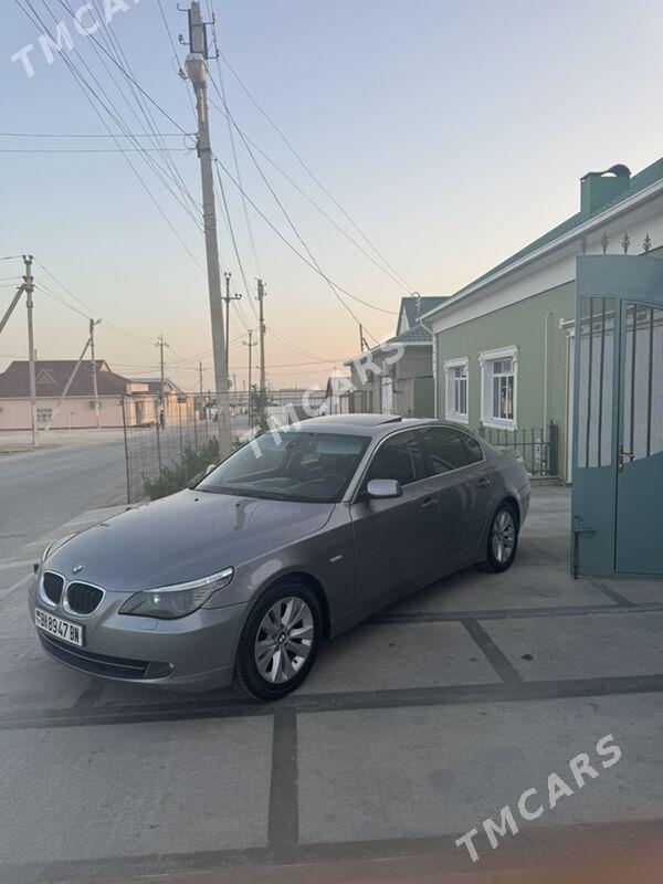 BMW E60 2004 - 169 000 TMT - Балканабат - img 3