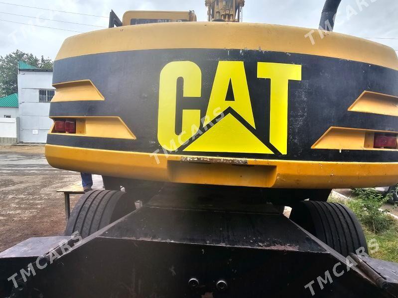 Caterpillar Excavator 2010 - 850 000 TMT - Бедев - img 2