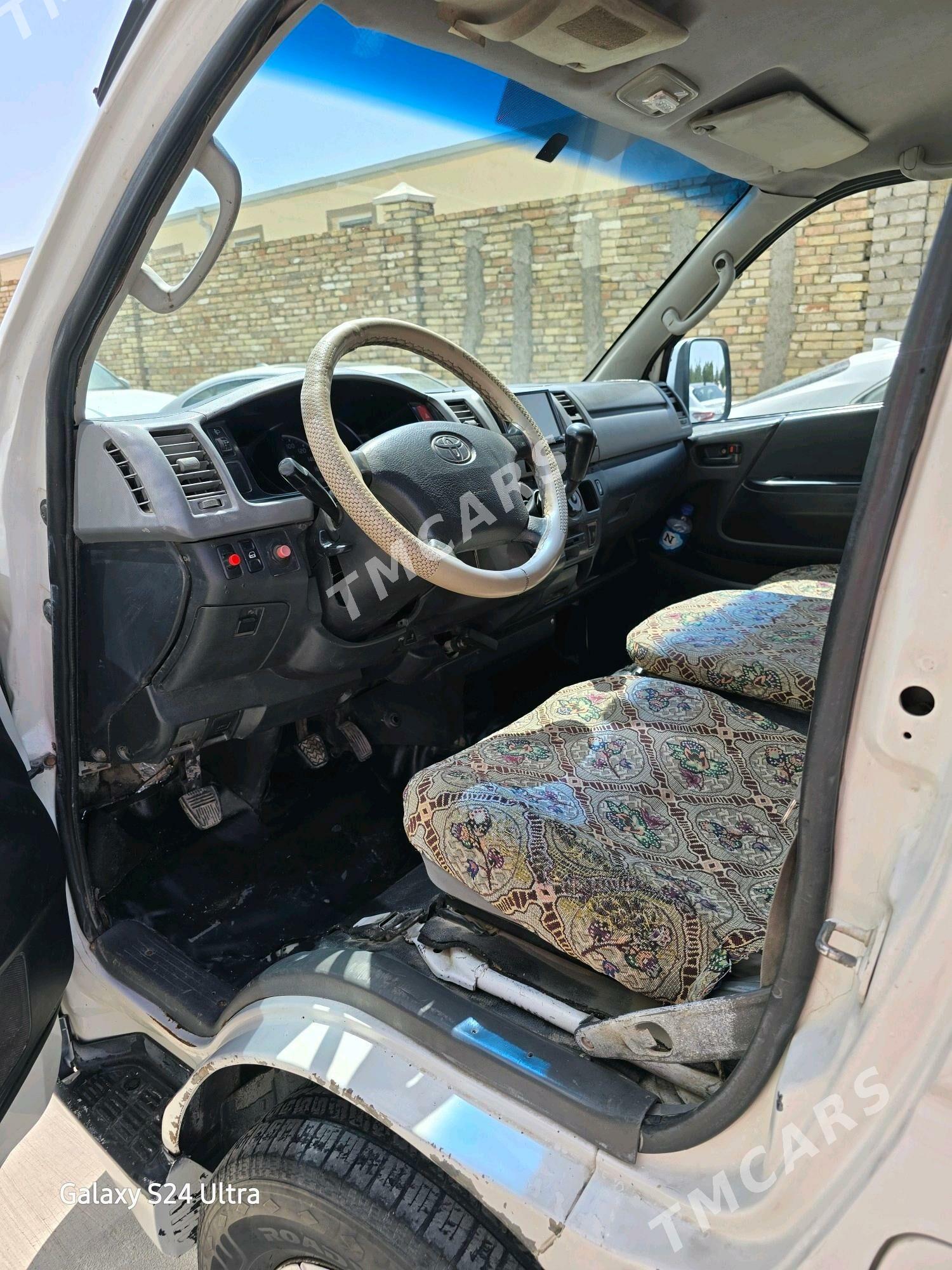 Toyota Hiace 2006 - 160 000 TMT - Мары - img 7
