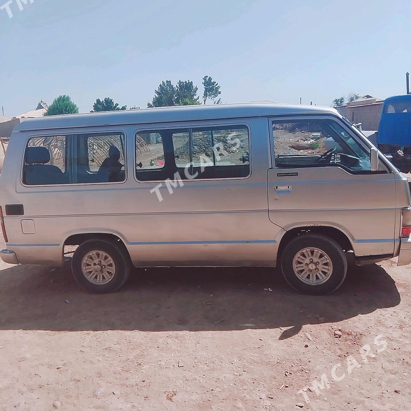 Toyota Hiace 1989 - 53 000 TMT - Серахс - img 2