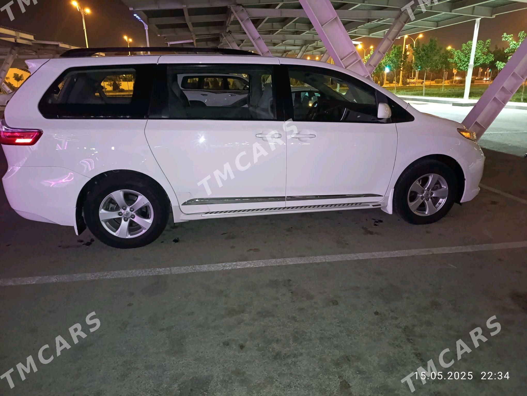 Toyota Sienna 2017 - 350 000 TMT - Balkanabat - img 3