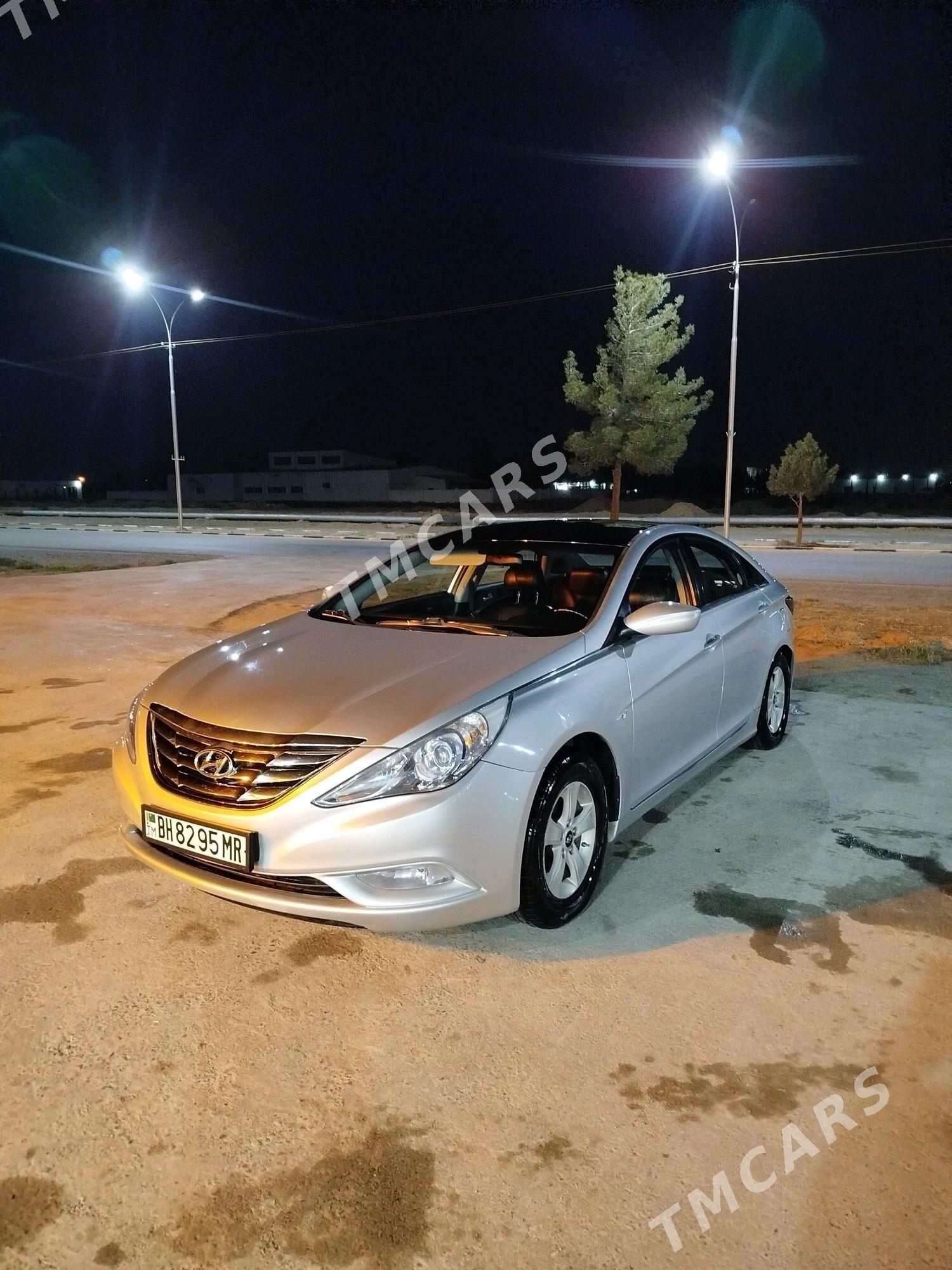 Hyundai Sonata 2011 - 135 000 TMT - Мары - img 3