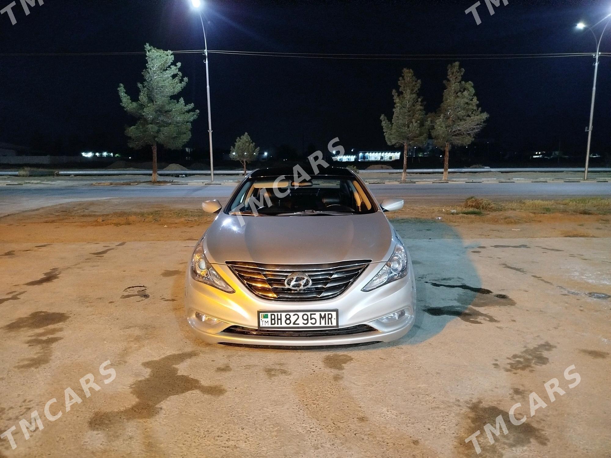 Hyundai Sonata 2011 - 135 000 TMT - Мары - img 5