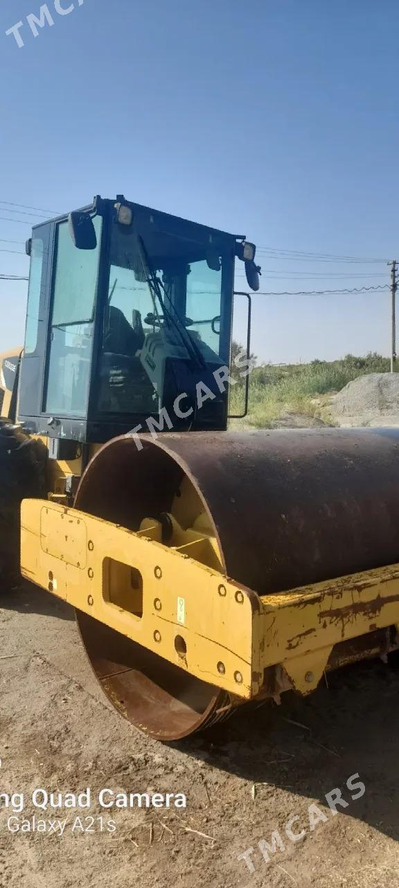 Caterpillar Dozer 2012 - 650 000 TMT - Çärjew - img 5