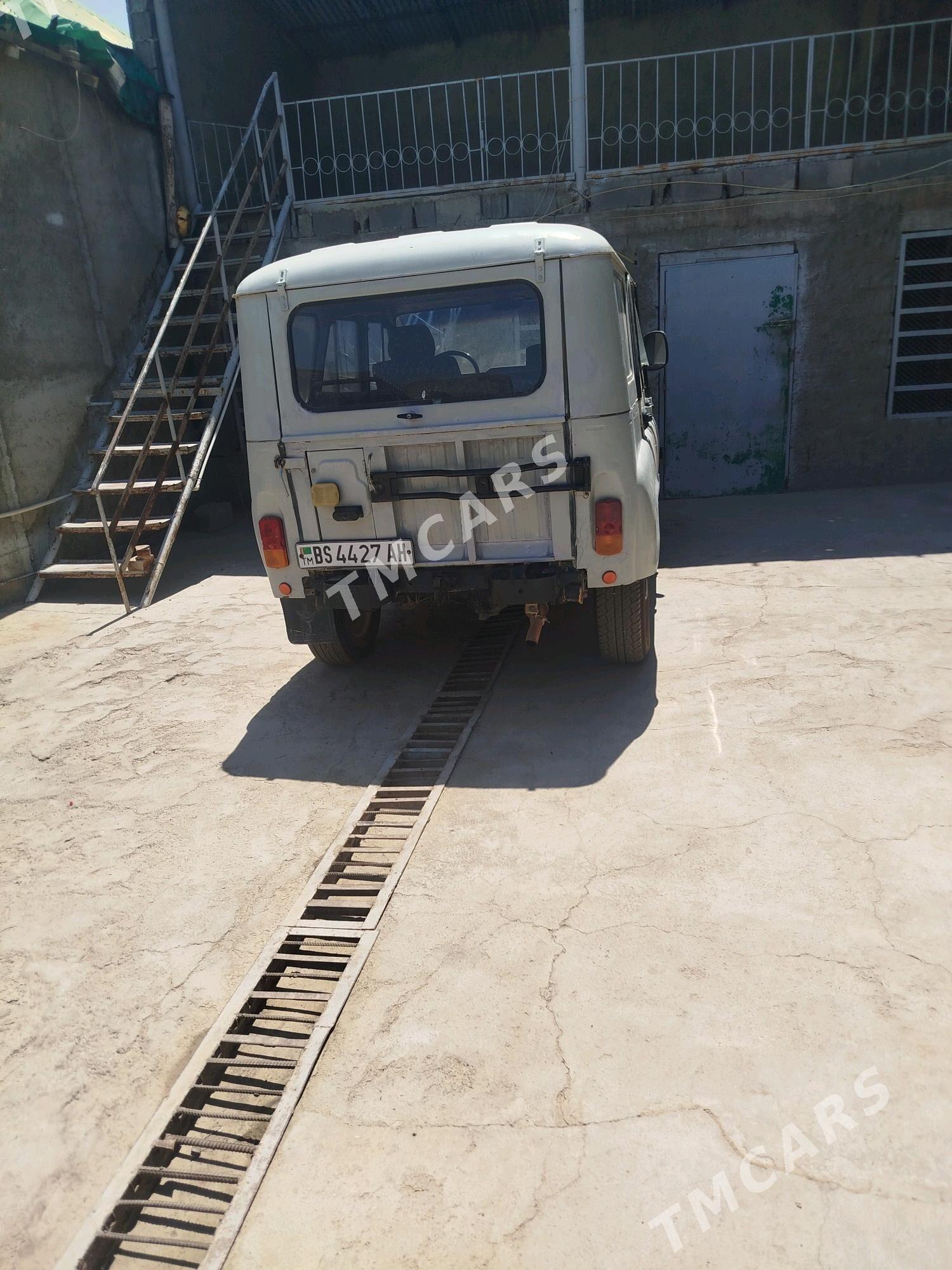 UAZ 469 2000 - 30 000 TMT - Бахарден - img 3