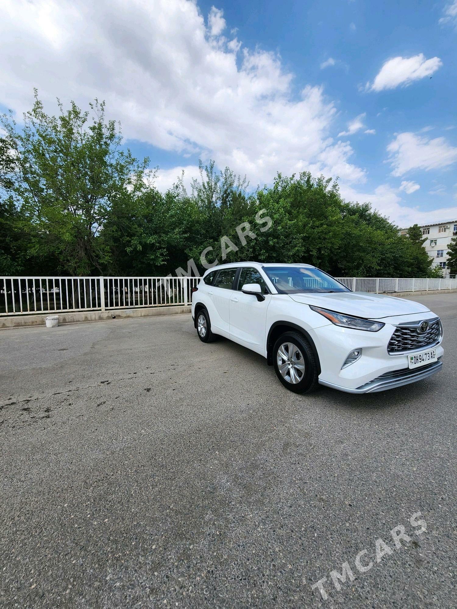 Toyota Highlander 2023 - 440 000 TMT - Aşgabat - img 2