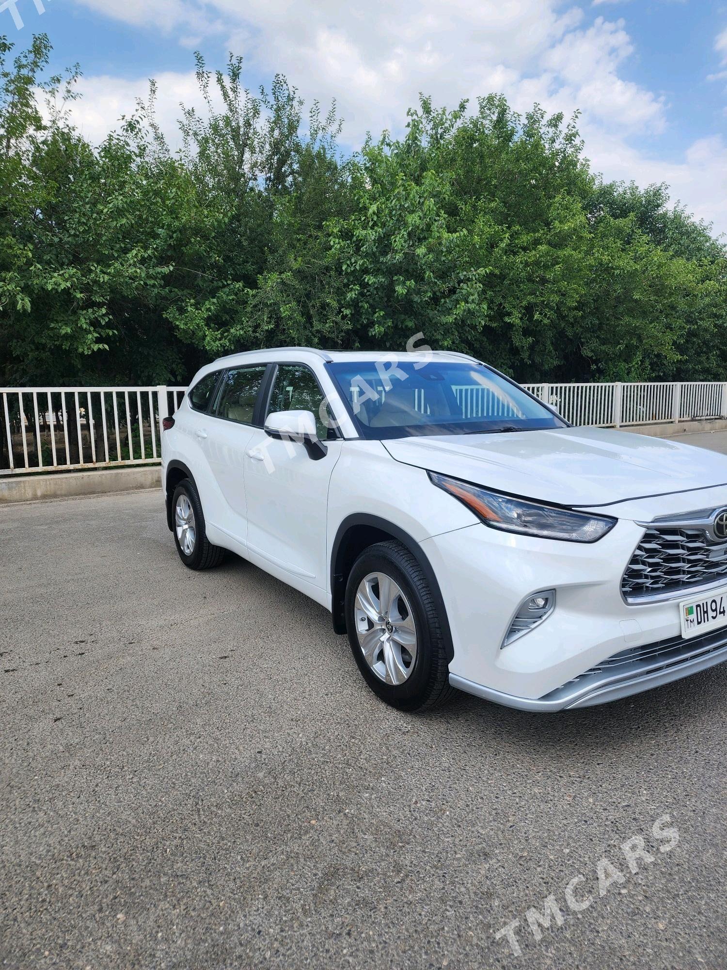 Toyota Highlander 2023 - 440 000 TMT - Aşgabat - img 4