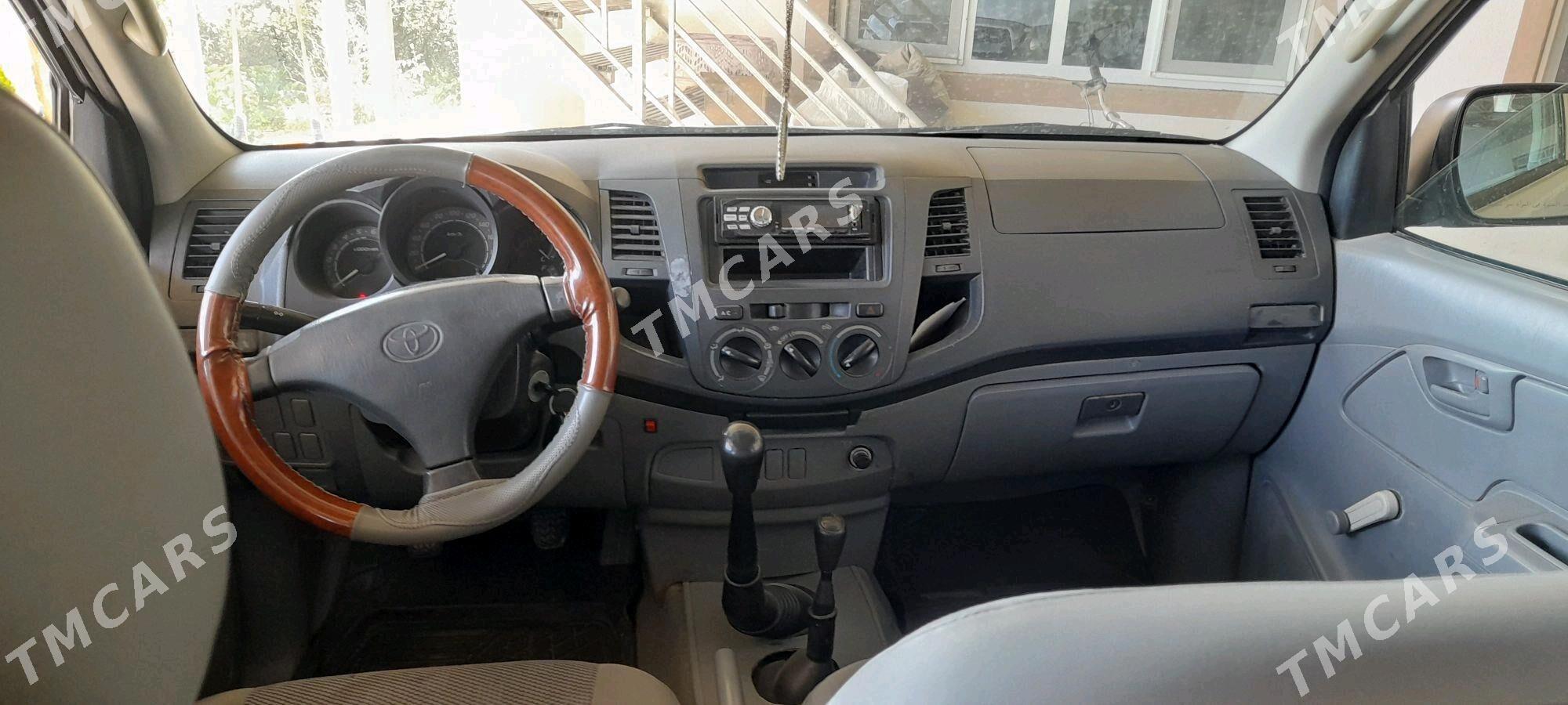 Toyota Hilux 2007 - 220 000 TMT - Wekilbazar - img 5