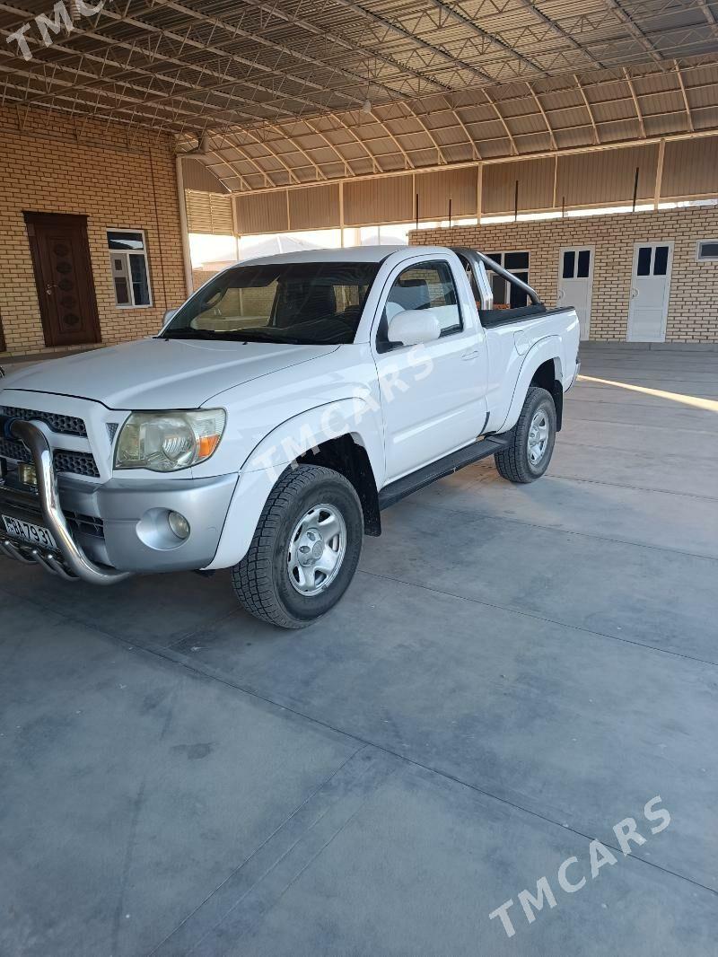 Toyota Tacoma 2012 - 210 000 TMT - Мары - img 2