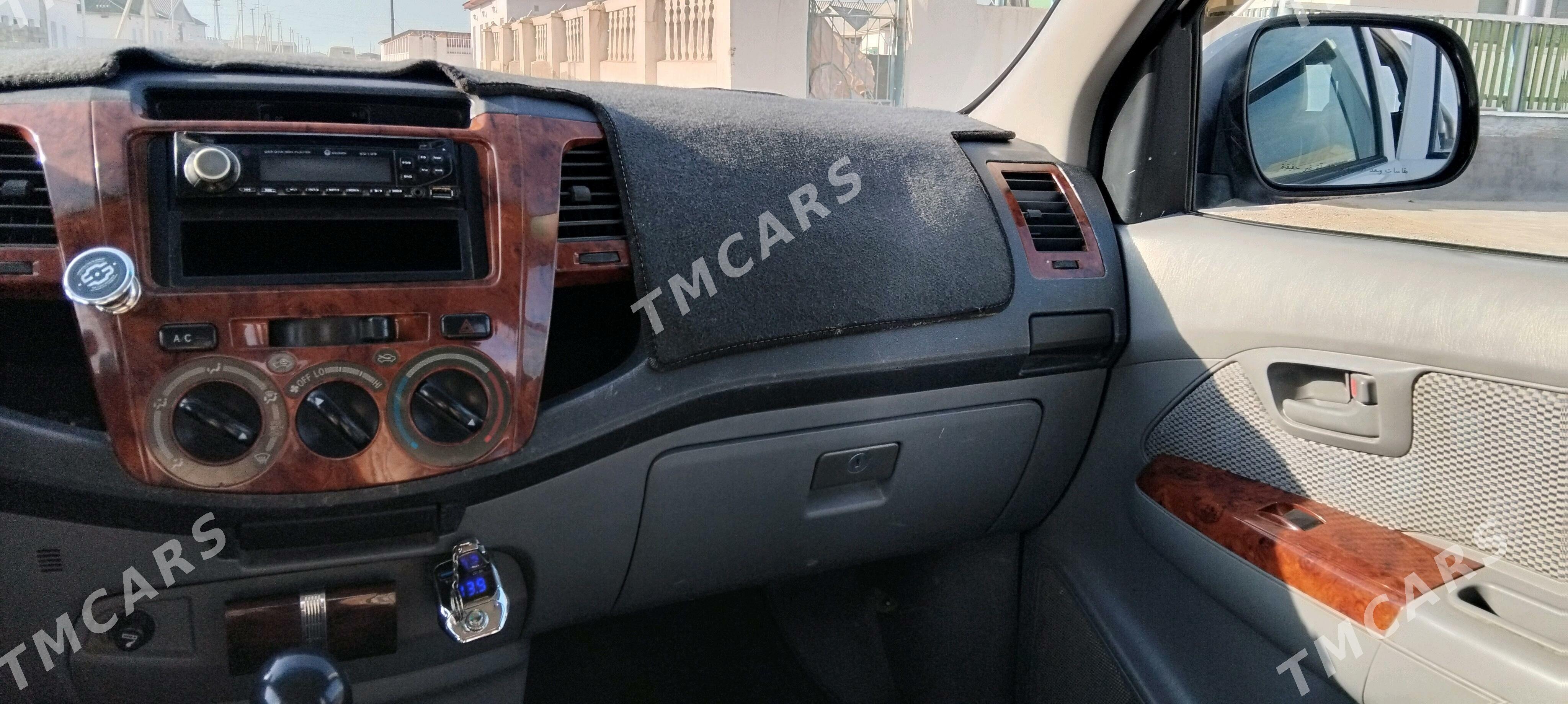 Toyota Hilux 2007 - 250 000 TMT - Эсенгулы - img 4