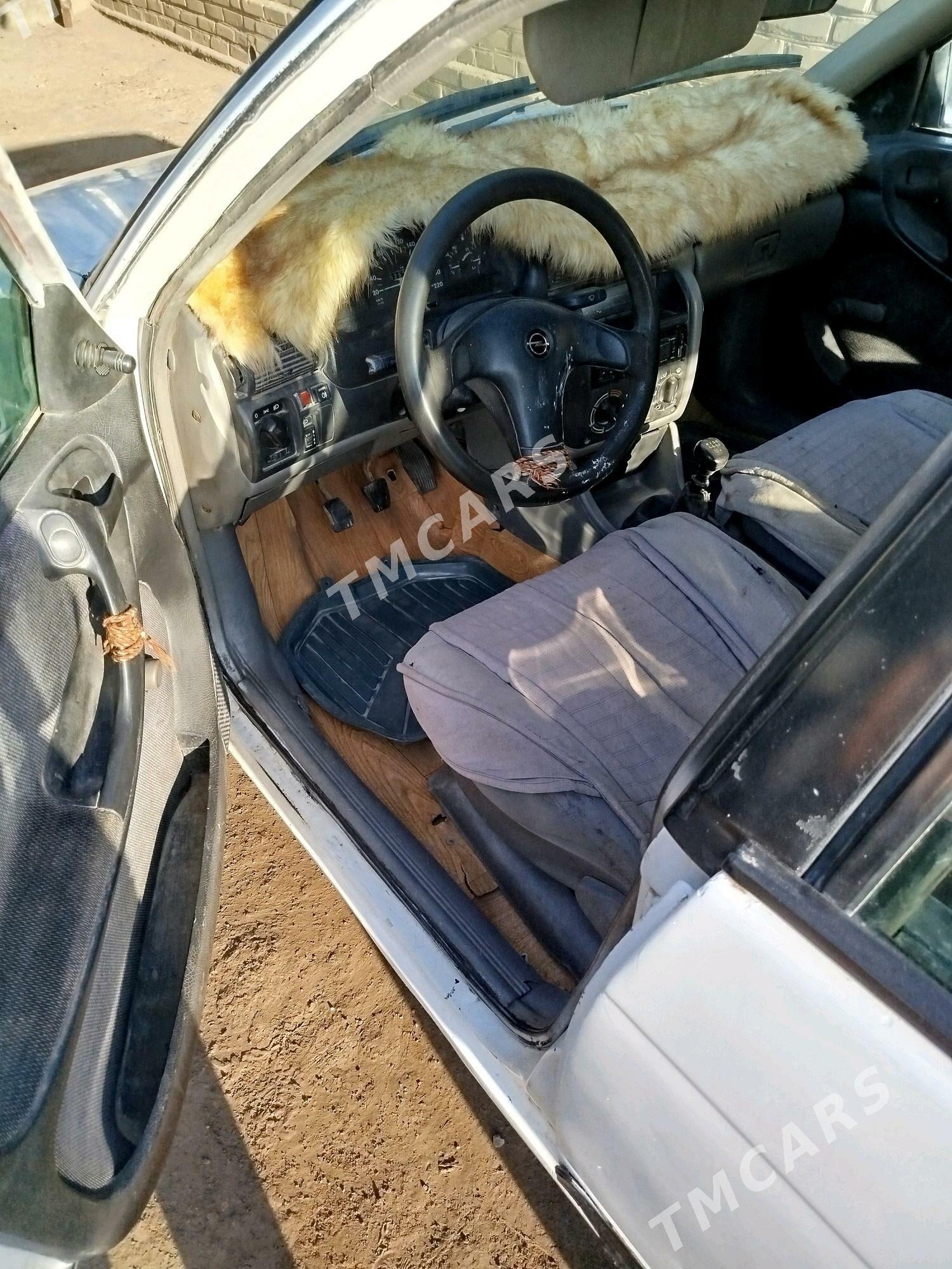 Opel Astra 1992 - 30 000 TMT - Şabat etr. - img 4