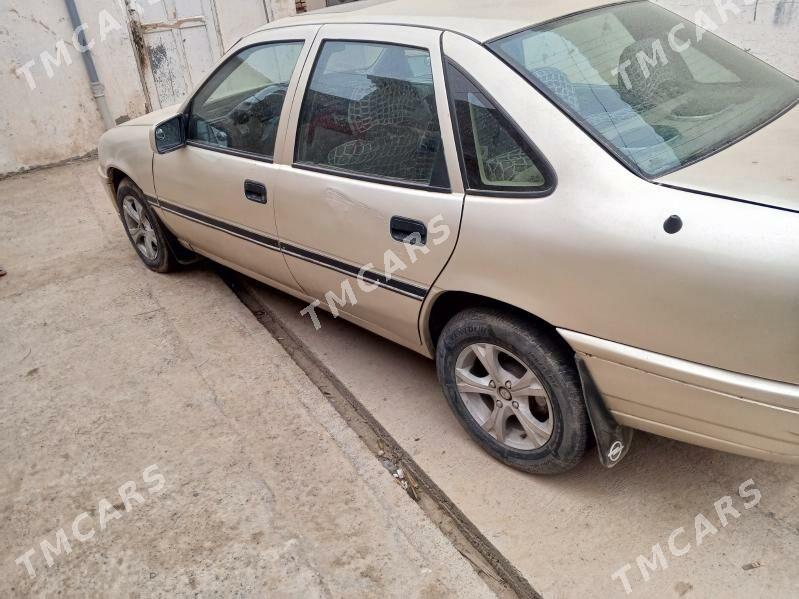 Opel Vectra 1992 - 27 000 TMT - Мары - img 2
