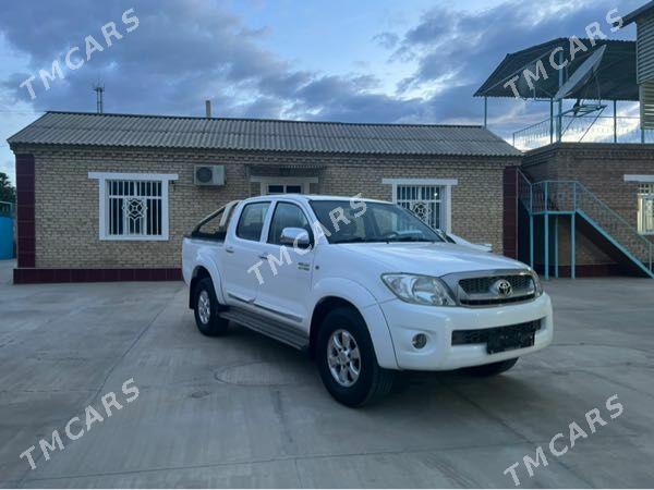 Toyota Hilux 2011 - 320 000 TMT - Бахарден - img 6