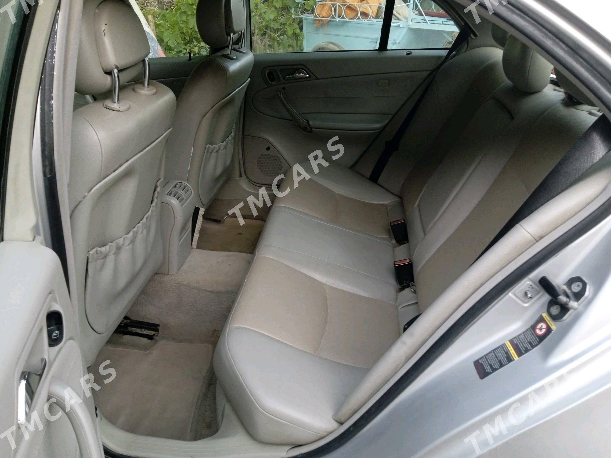 Mercedes-Benz C-Class 2001 - 75 000 TMT - Мары - img 4