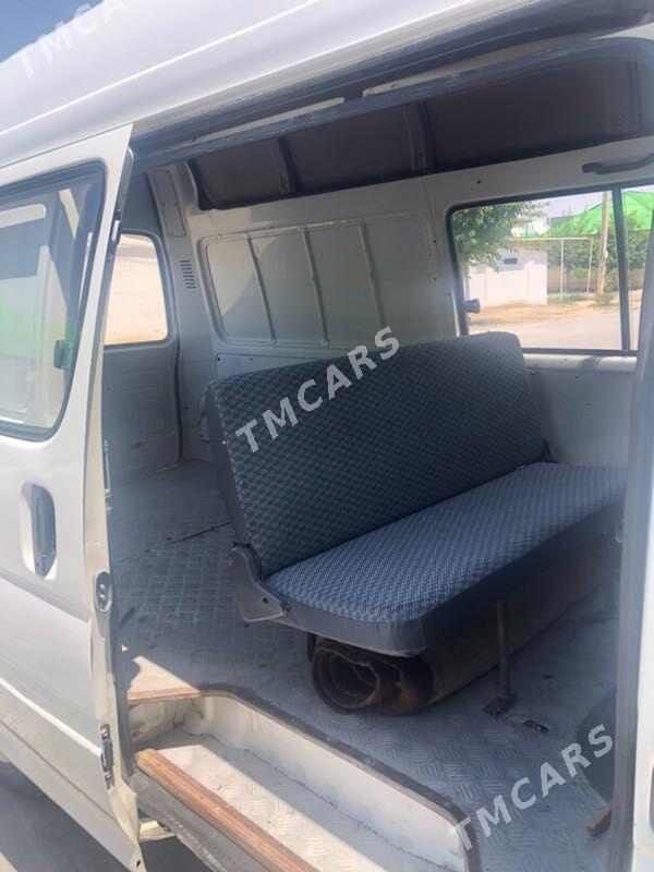 Toyota Hiace 2010 - 105 000 TMT - Анев - img 5