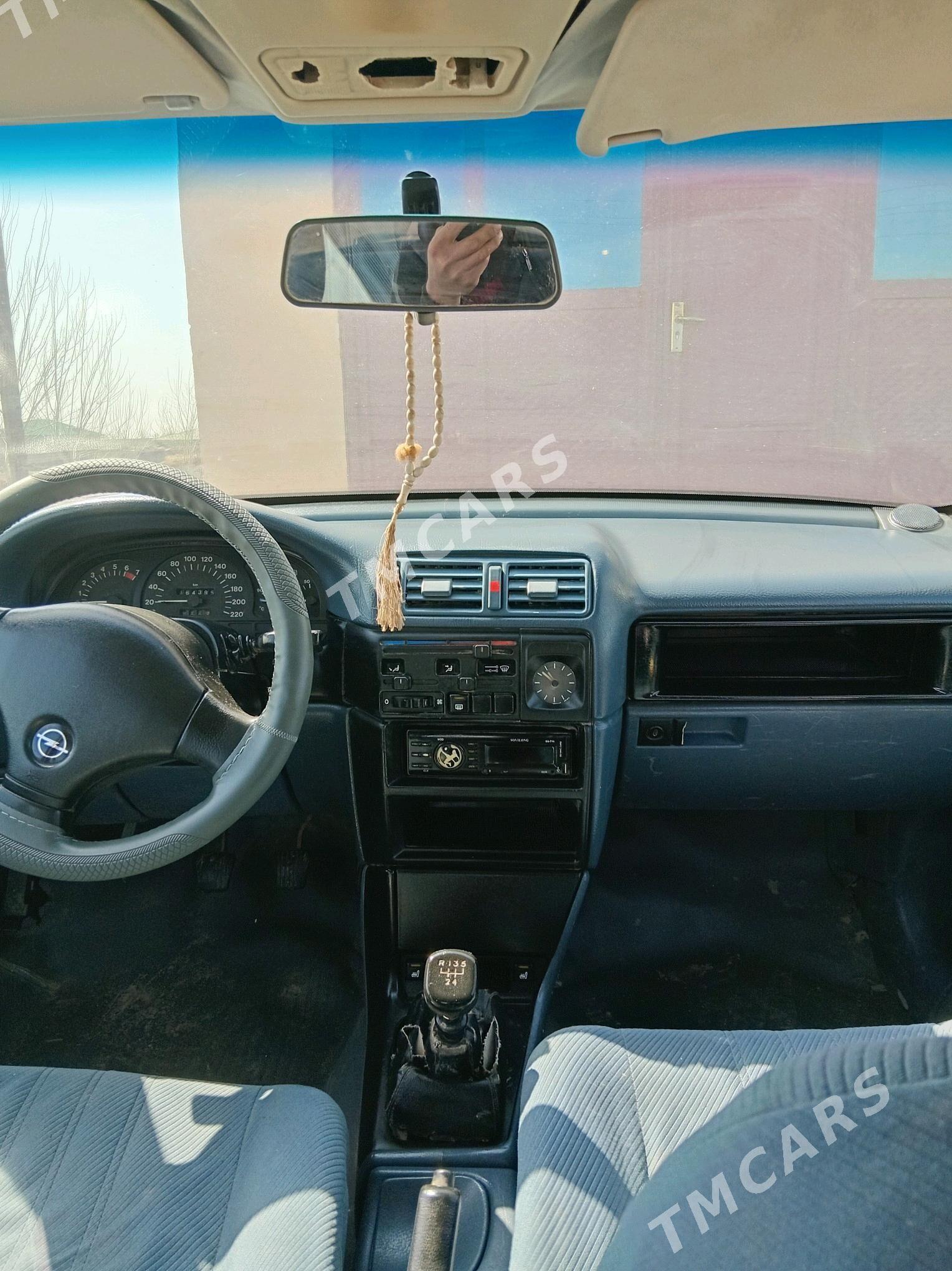 Opel Vectra 1992 - 14 000 TMT - Акдепе - img 2