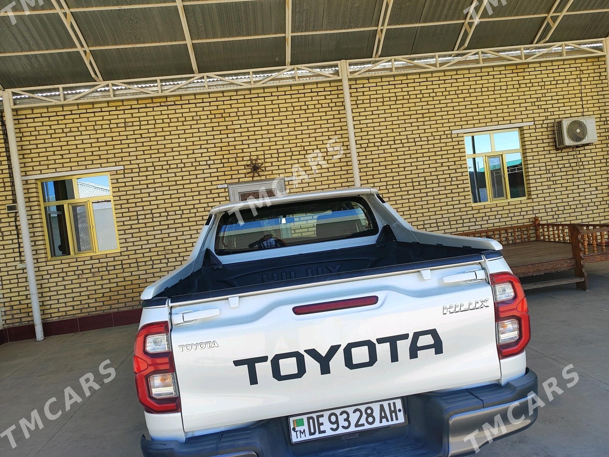 Toyota Hilux 2023 - 600 000 TMT - Sarahs - img 5
