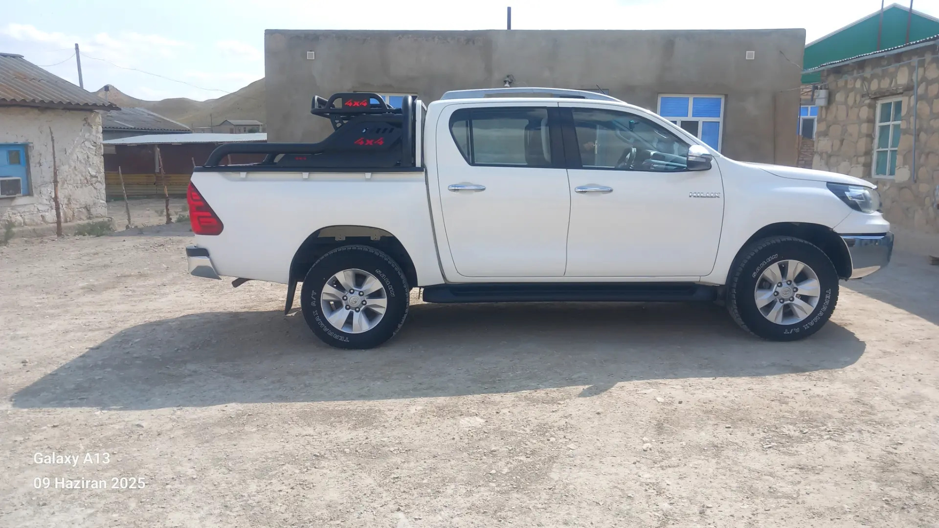 Toyota Hilux 2016 - 430 000 TMT - Gyzylarbat - img 10