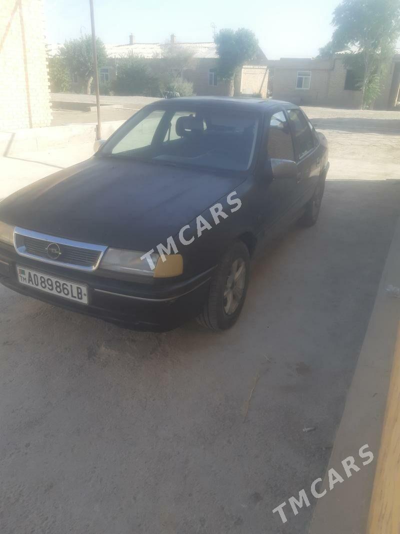 Opel Vectra 1992 - 26 000 TMT - Sakar - img 4