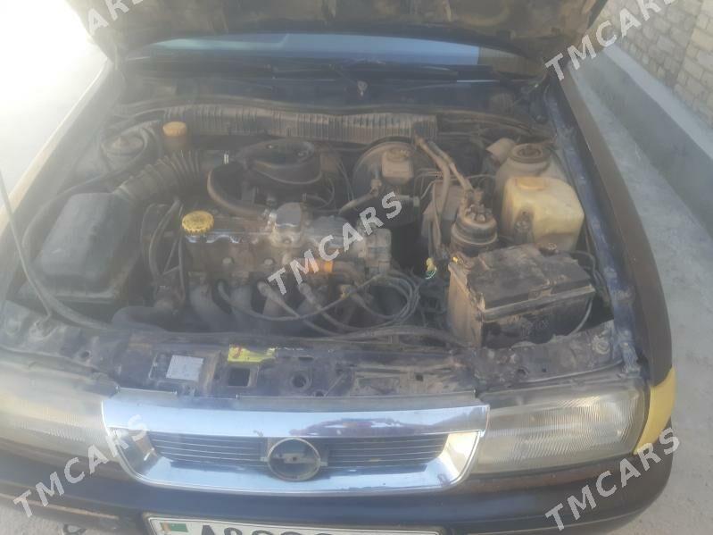 Opel Vectra 1992 - 26 000 TMT - Sakar - img 2