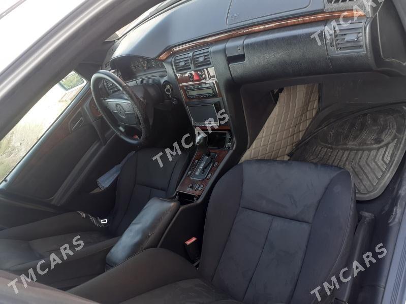 Mercedes-Benz E320 1996 - 50 000 TMT - Türkmenabat - img 2