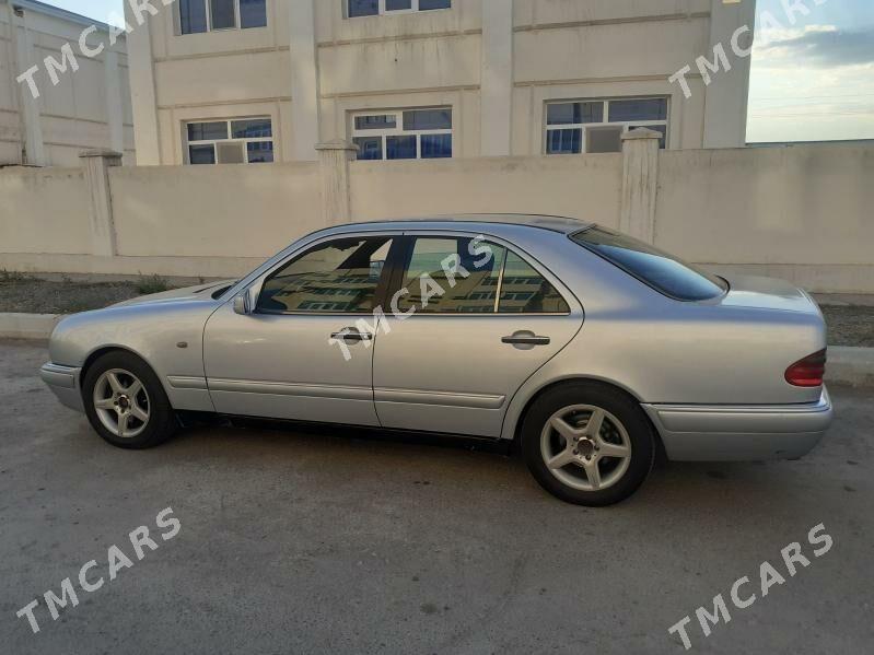 Mercedes-Benz E320 1996 - 50 000 TMT - Türkmenabat - img 4