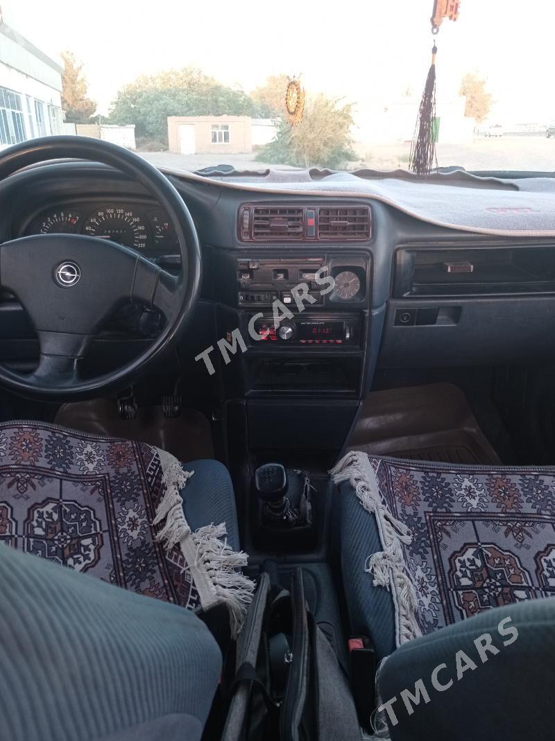 Opel Vectra 1991 - 25 000 TMT - Murgap - img 3