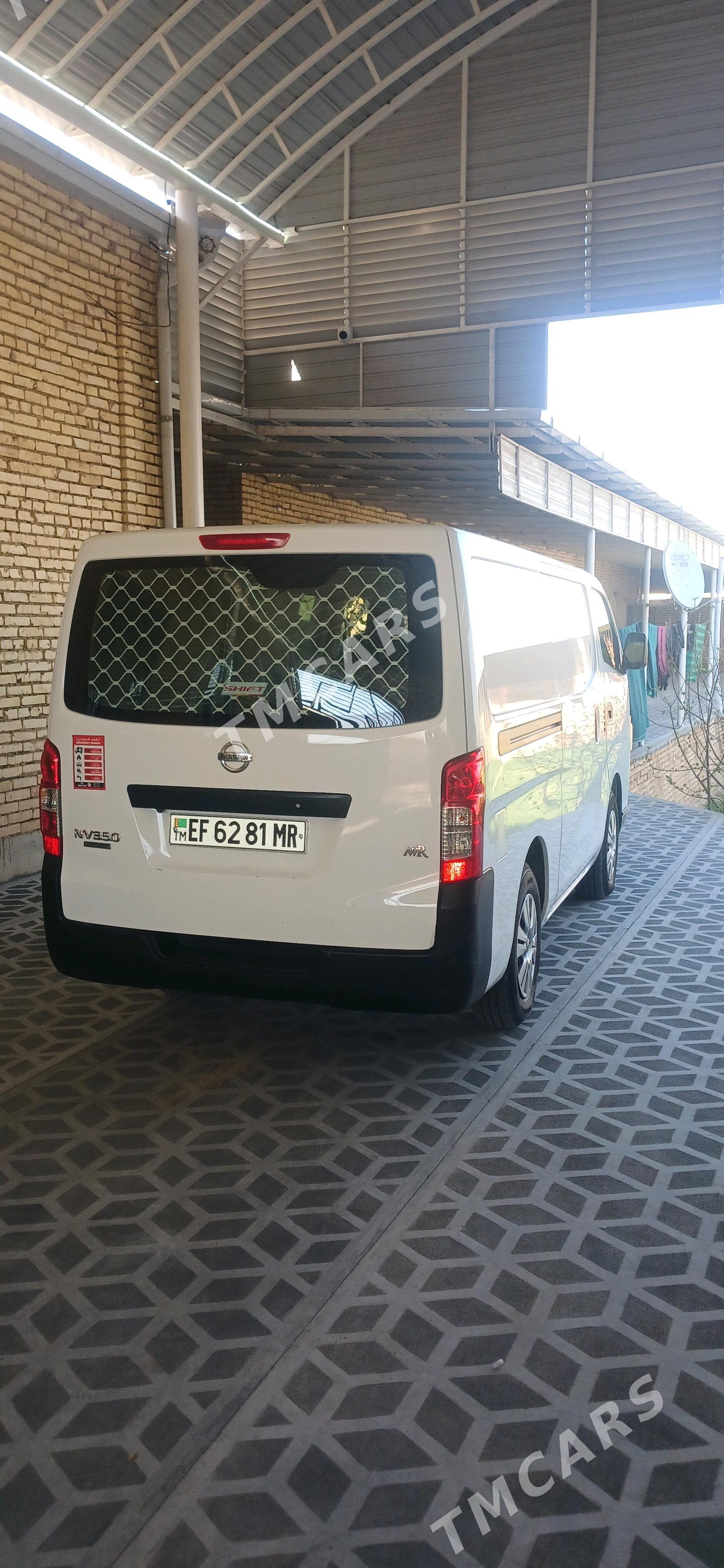 Nissan Urvan 2021 - 310 000 TMT - Mary - img 6