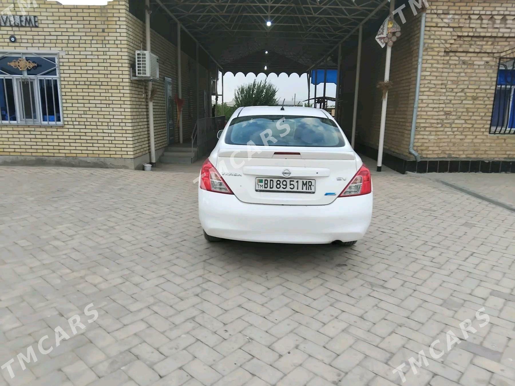 Nissan Versa 2013 - 85 000 TMT - Türkmengala - img 1