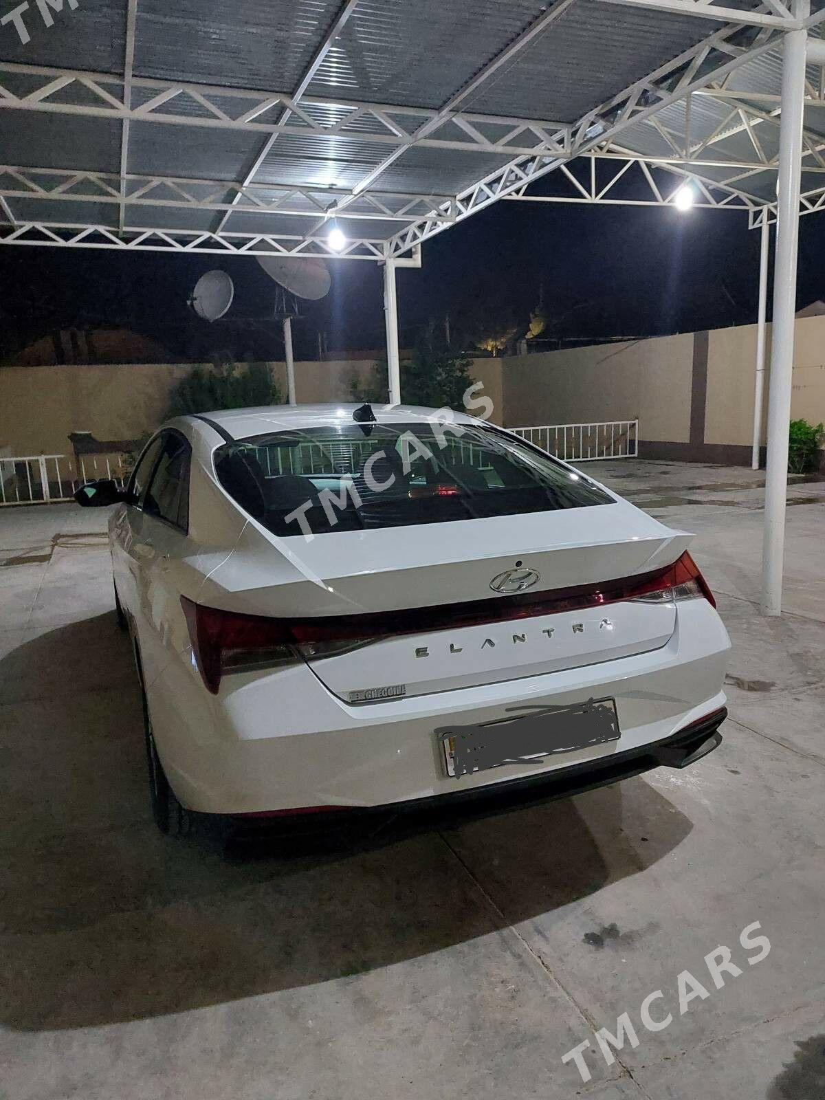 Hyundai Elantra 2022 - 255 000 TMT - Гёкдепе - img 3