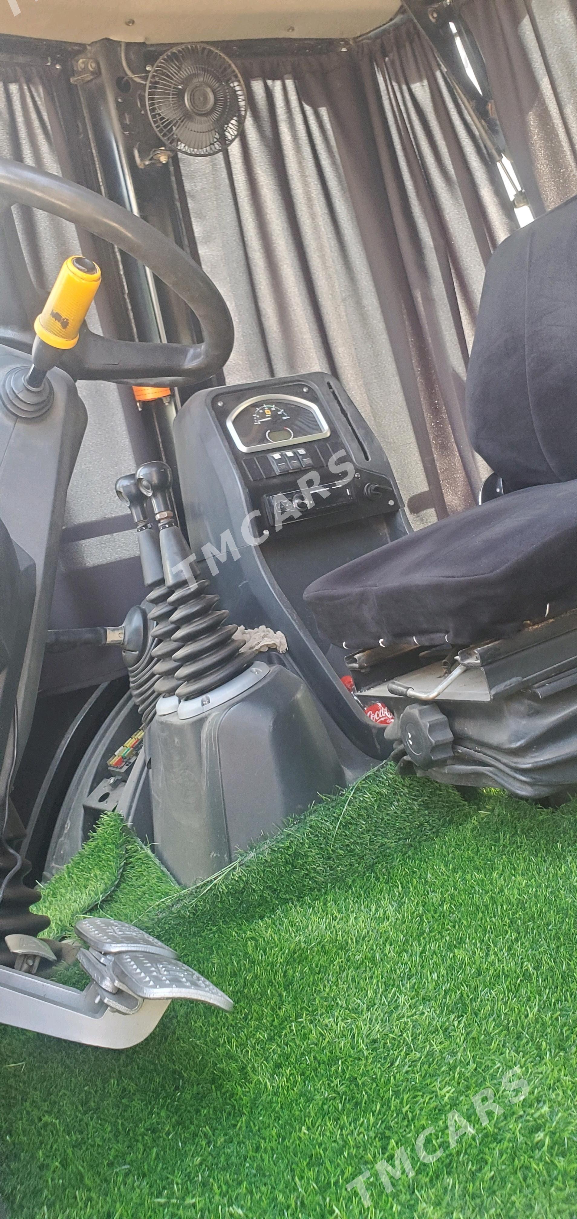 JCB 3CX Pothole Master 2014 - 550 000 TMT - Ашхабад - img 4
