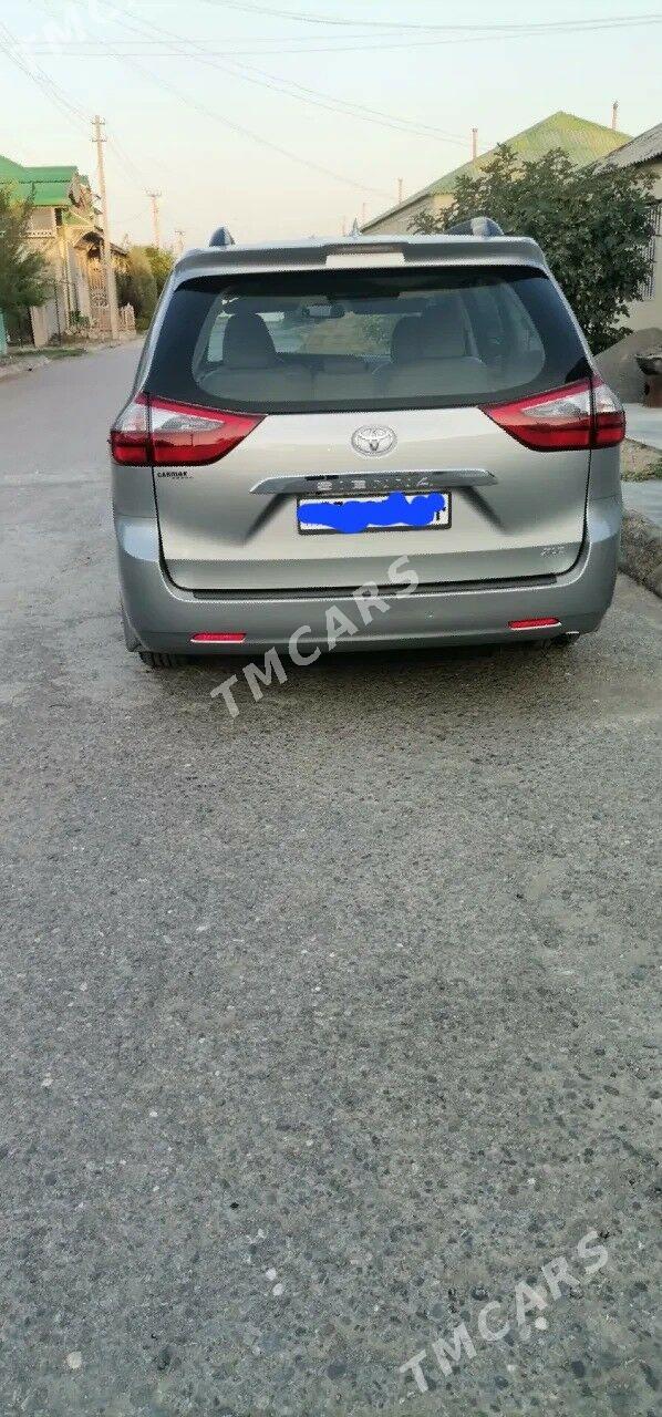 Toyota Sienna 2019 - 455 000 TMT - Анев - img 3