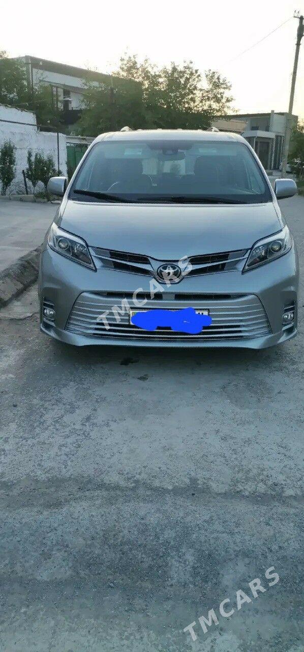 Toyota Sienna 2019 - 455 000 TMT - Анев - img 4