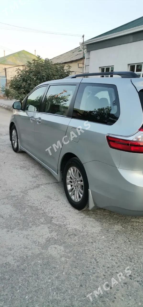 Toyota Sienna 2019 - 455 000 TMT - Анев - img 5