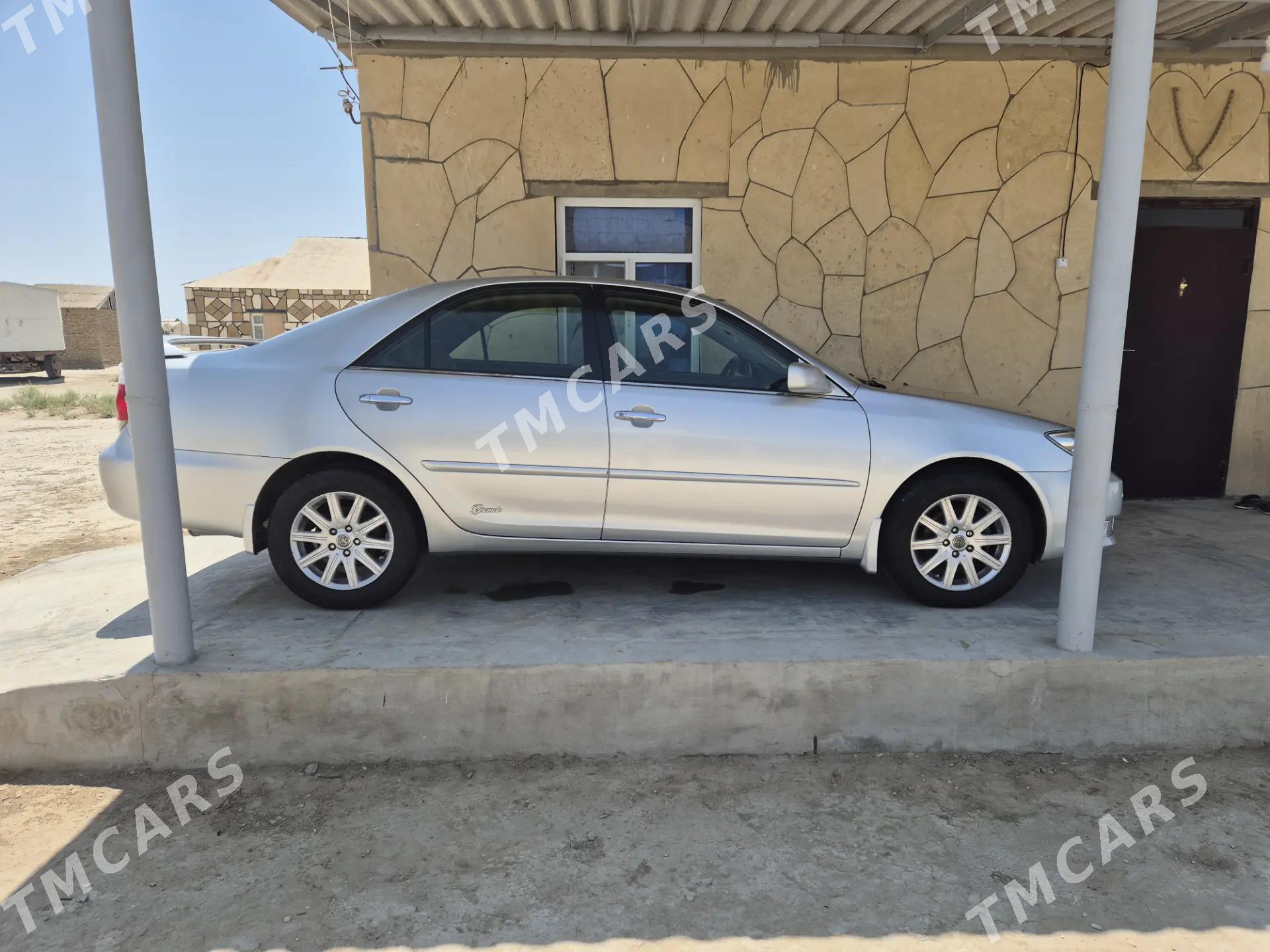 Toyota Camry 2002 - 192 000 TMT - Гумдаг - img 3