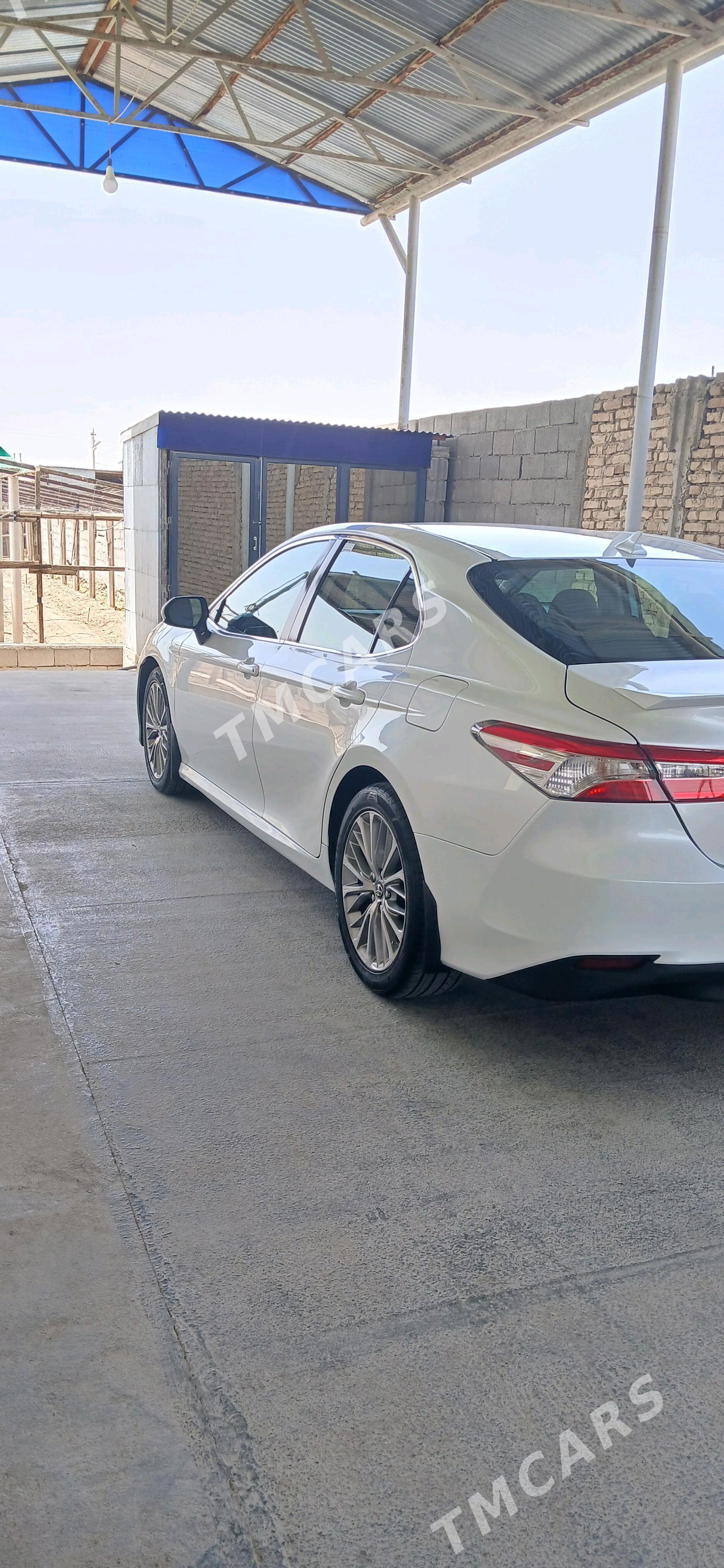 Toyota Camry 2018 - 285 000 TMT - Aşgabat - img 3