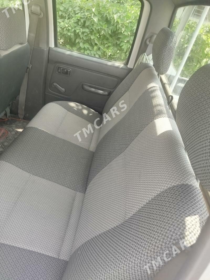 Nissan NV2500 2009 - 150 000 TMT - Балканабат - img 6
