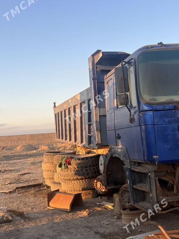 Howo Sinotruk 2011 - 200 000 TMT - Балканабат - img 3