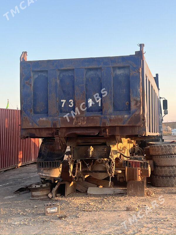 Howo Sinotruk 2011 - 200 000 TMT - Балканабат - img 5